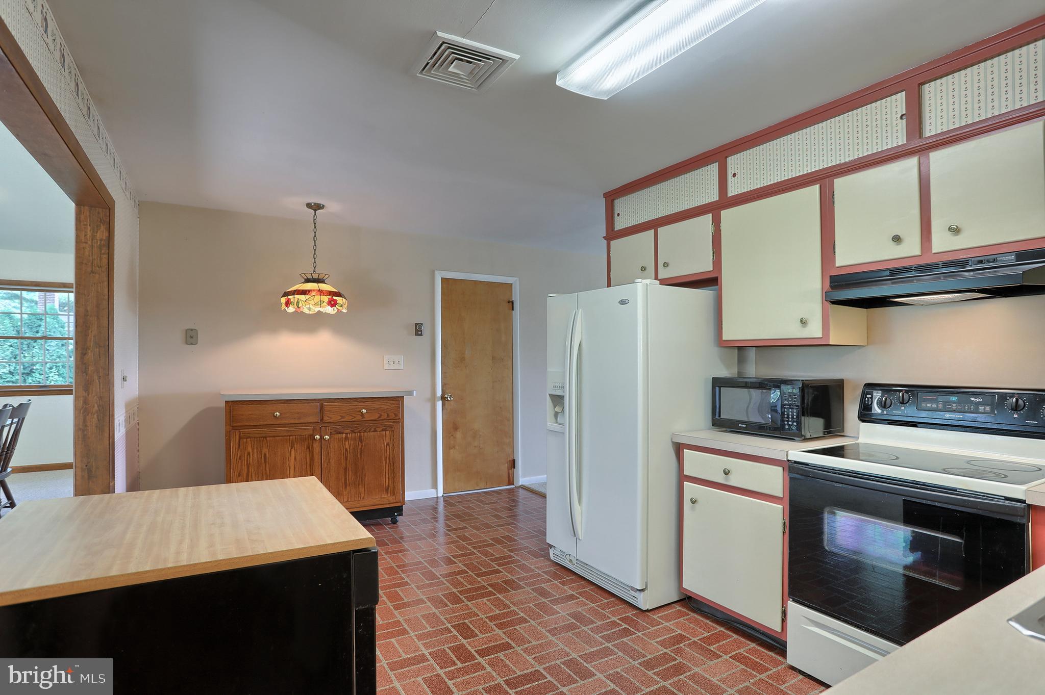 809 East Evergreen Road Lebanon, PA 17042 - Photo 13 of 48 Gallery Image 13