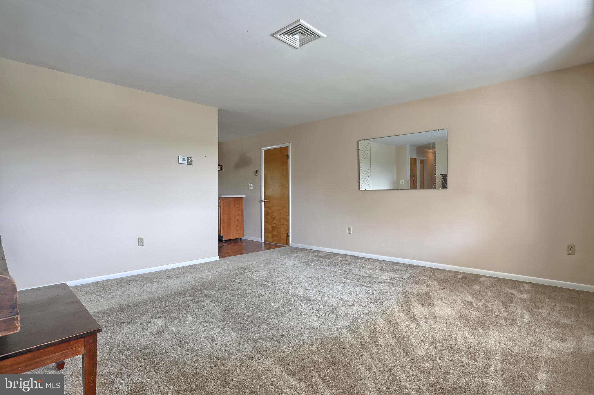 809 East Evergreen Road Lebanon, PA 17042 - Photo 6 of 48 Gallery Image 6