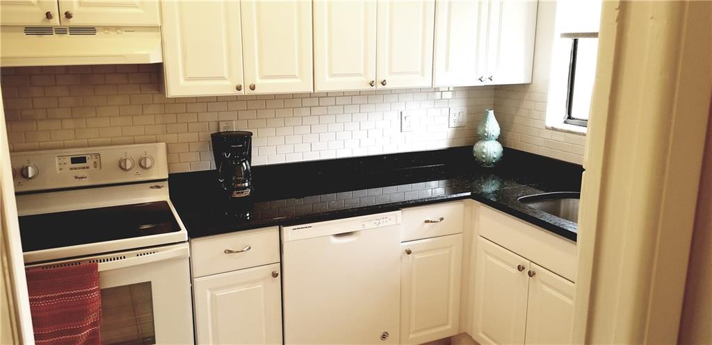 5333 Southeast Miles Grant Road, Unit I104 Stuart, FL 34997 - Photo 5 of 24 Gallery Image 5