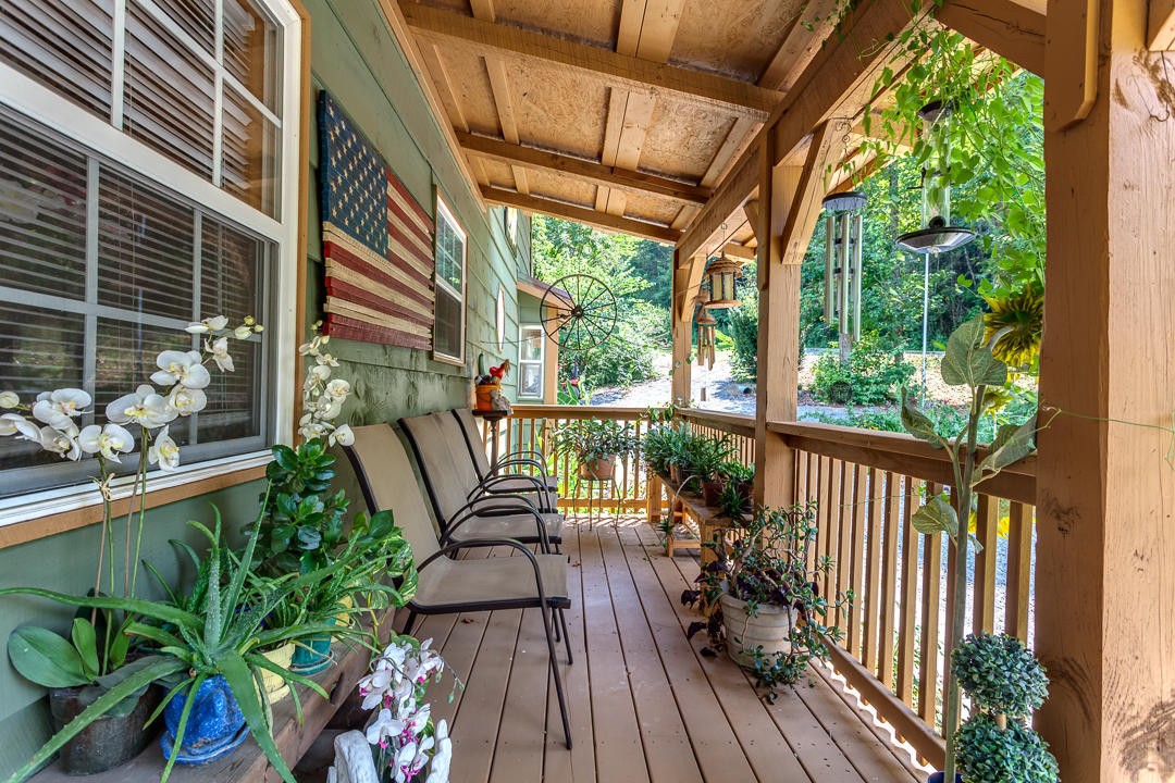 4142 Wilhite Road Sevierville, TN 37876 - Photo 27 of 33 a view of a balcony with wooden floor