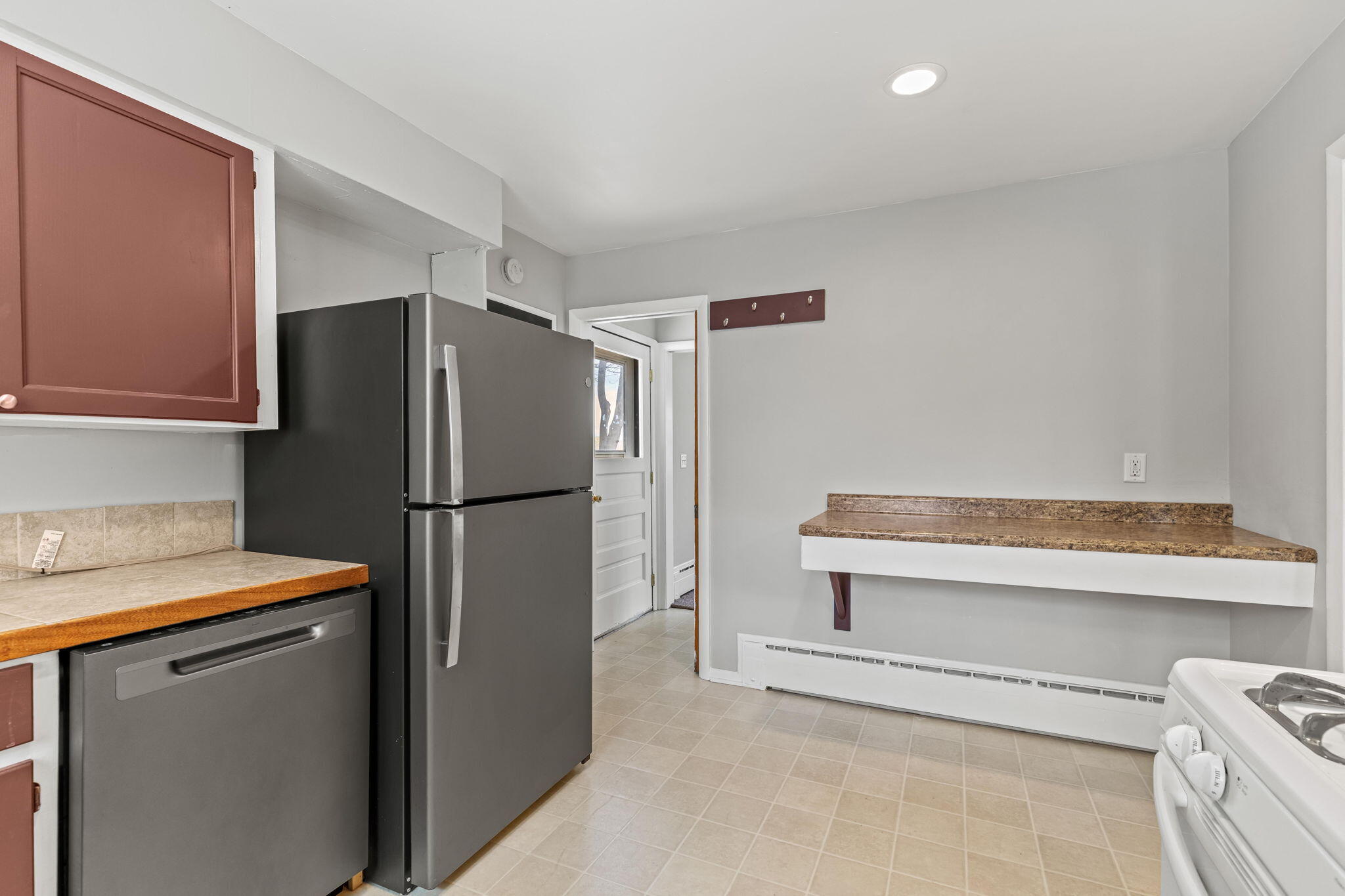 2418 4 Mile Road Northwest Grand Rapids, MI 49544 - Photo 16 of 45 16-web-or-mls-048