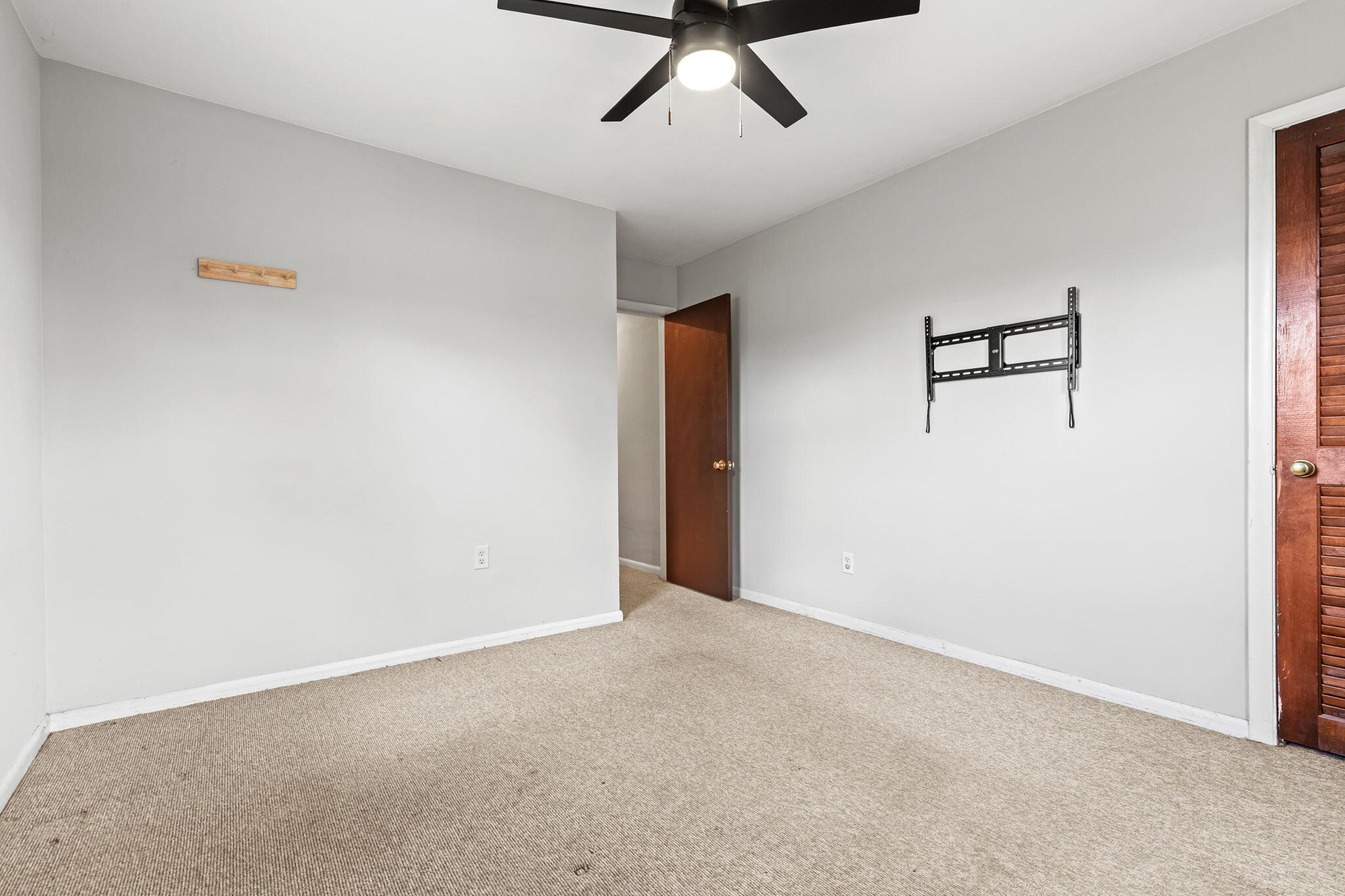 2418 4 Mile Road Northwest Grand Rapids, MI 49544 - Photo 30 of 45 30-web-or-mls-090