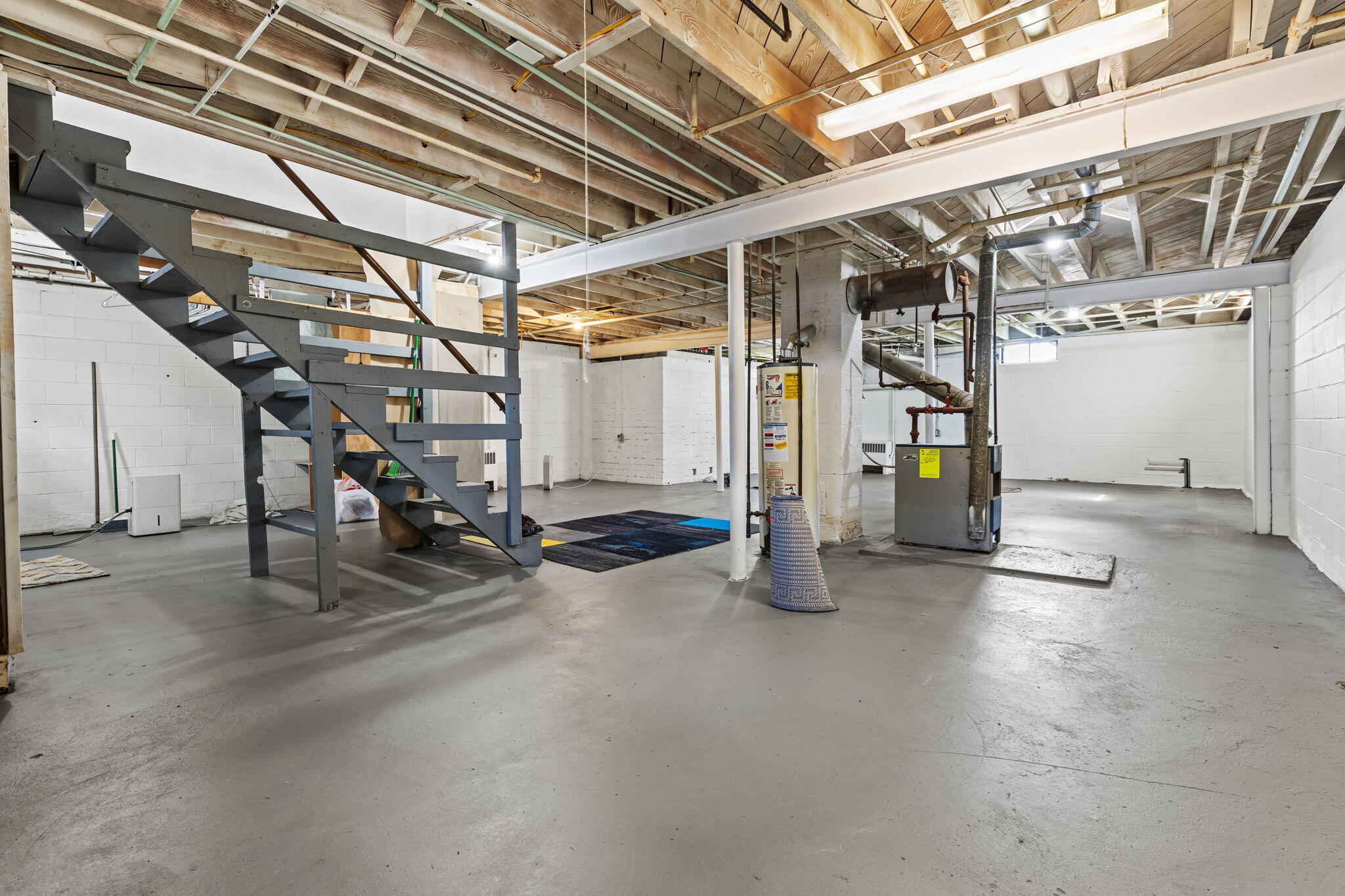 2418 4 Mile Road Northwest Grand Rapids, MI 49544 - Photo 34 of 45 34-web-or-mls-093