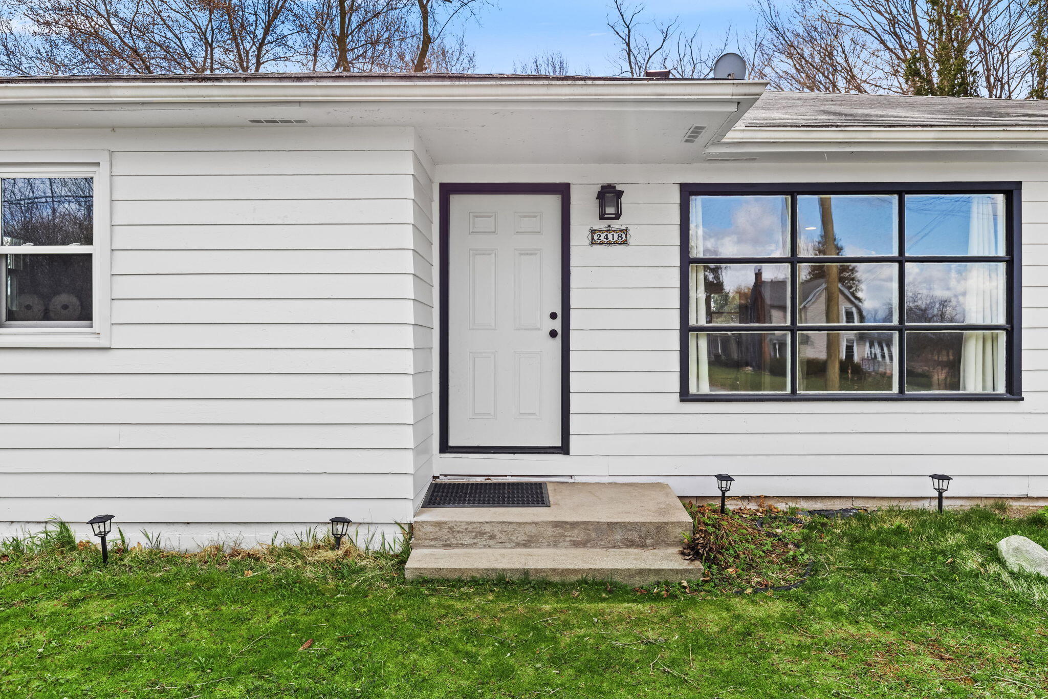 2418 4 Mile Road Northwest Grand Rapids, MI 49544 - Photo 4 of 45 4-web-or-mls-012