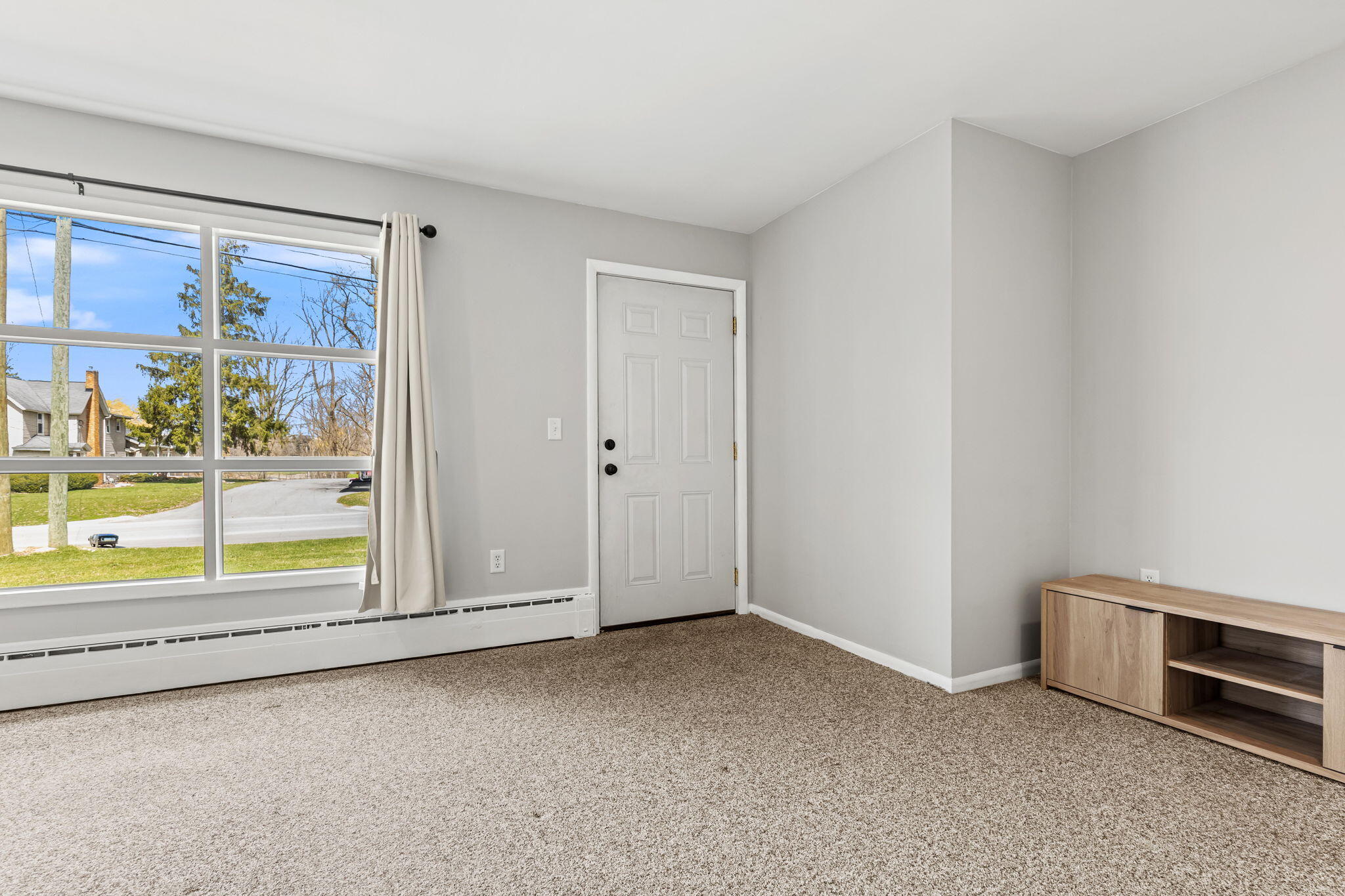 2418 4 Mile Road Northwest Grand Rapids, MI 49544 - Photo 5 of 45 5-web-or-mls-015