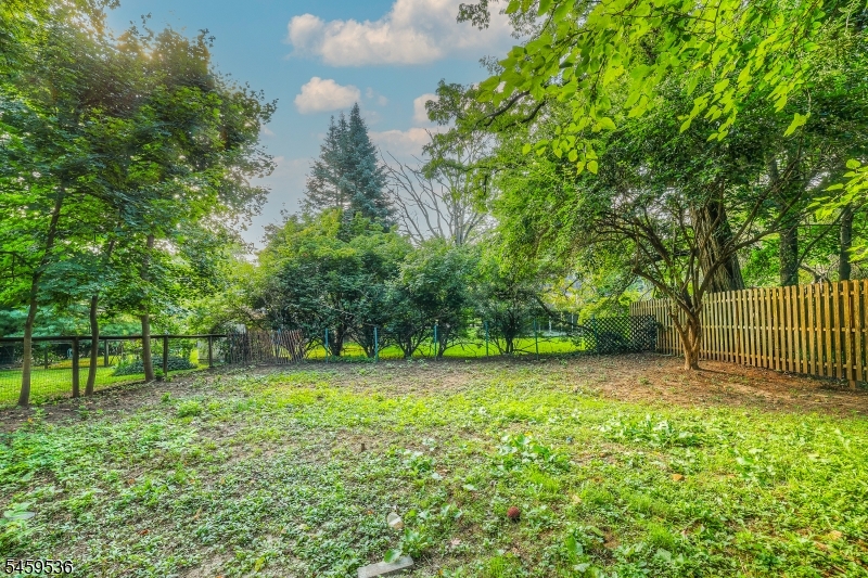 383 Long Hill Road Gillette, NJ 07933 - Photo 5 of 26 Gallery Image 5