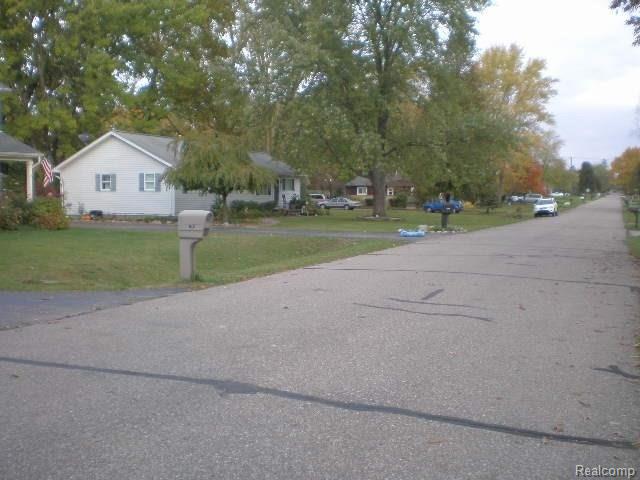 3353 Eastern Avenue Rochester, MI 48307 - Photo 21 of 22 21.Street View-N