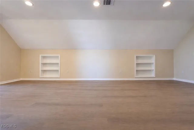 a view of room with an empty space