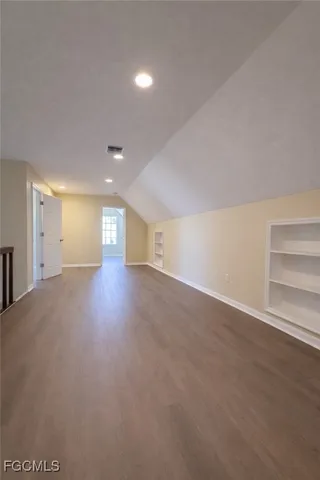 a view of a house with backyard