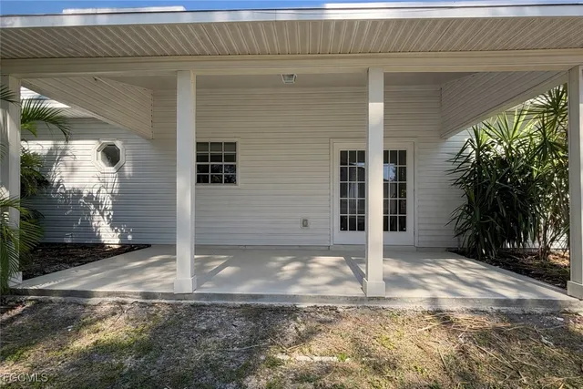 $1,995 | 3618 Southwest 2nd Lane, Cape Coral, FL 33991