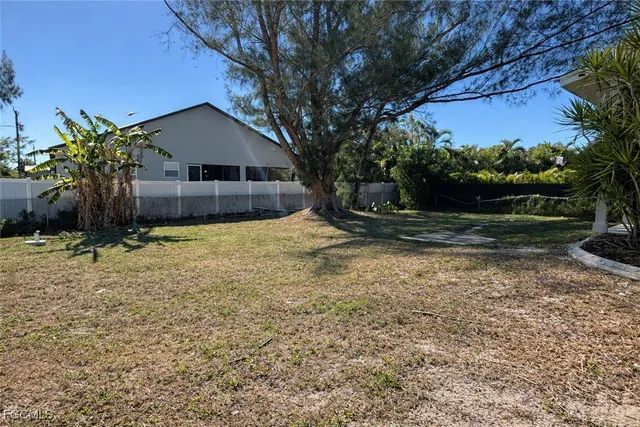 $1,995 | 3618 Southwest 2nd Lane, Cape Coral, FL 33991