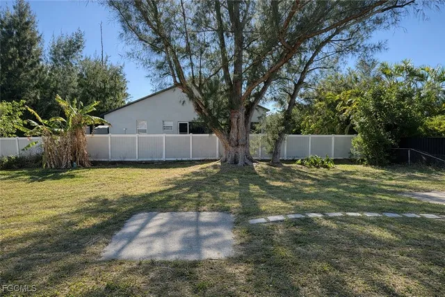 $1,995 | 3618 Southwest 2nd Lane, Cape Coral, FL 33991