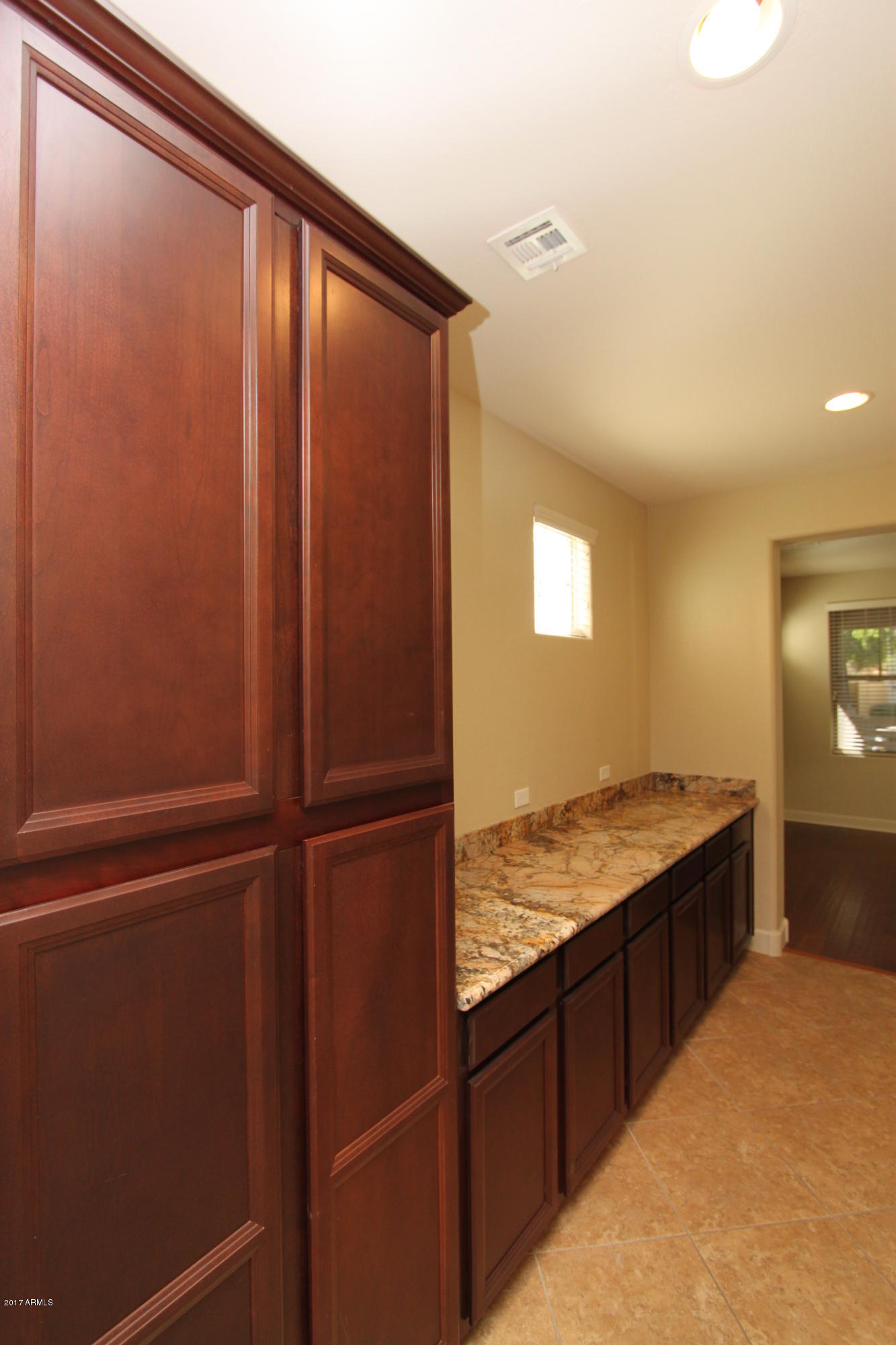 1327 South Martingale Road Gilbert, AZ 85296 - Photo 6 of 39 Martingale 351