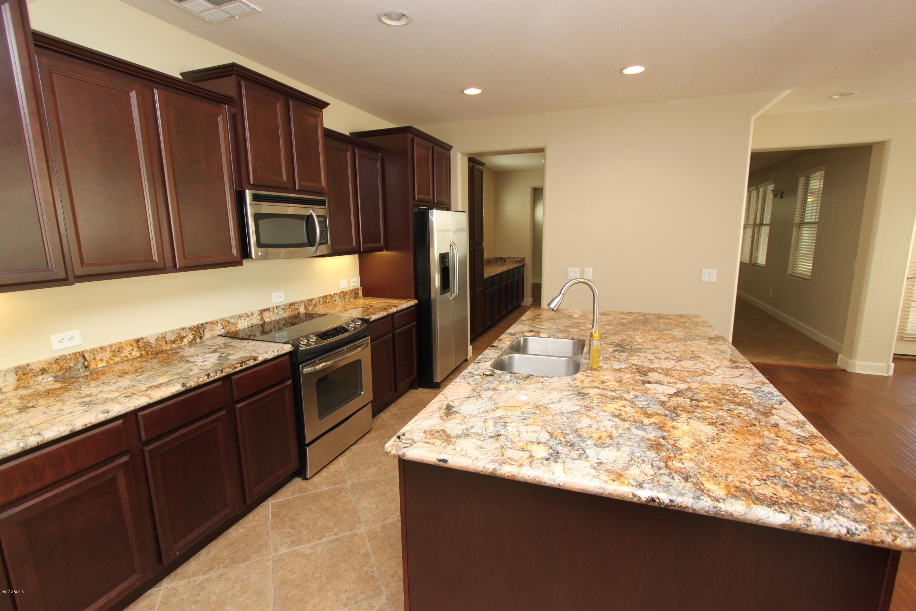 1327 South Martingale Road Gilbert, AZ 85296 - Photo 10 of 39 Martingale 355