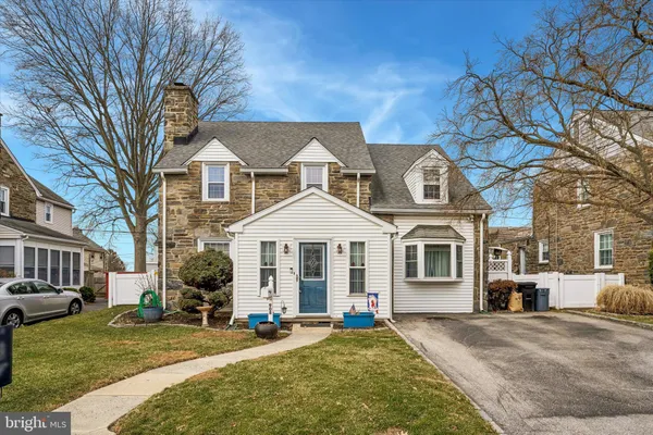 $525,000 | 908 Roberts Avenue, Drexel Hill, PA 19026
