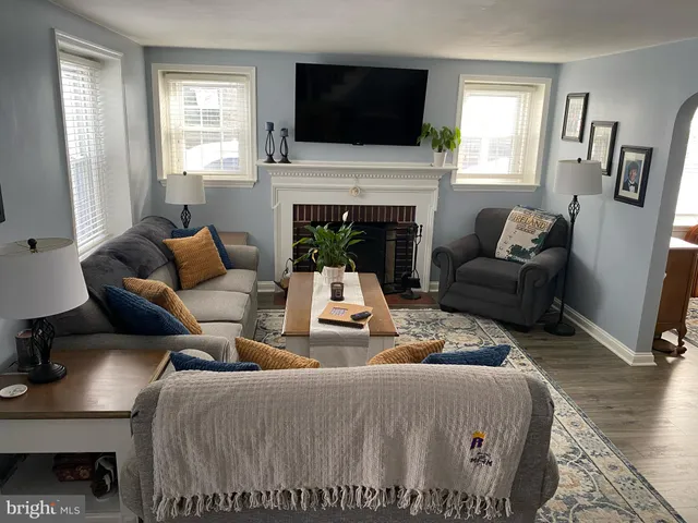 $539,900 | 908 Roberts Avenue, Drexel Hill, PA 19026