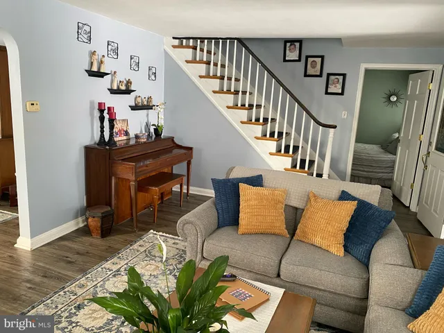 $539,900 | 908 Roberts Avenue, Drexel Hill, PA 19026