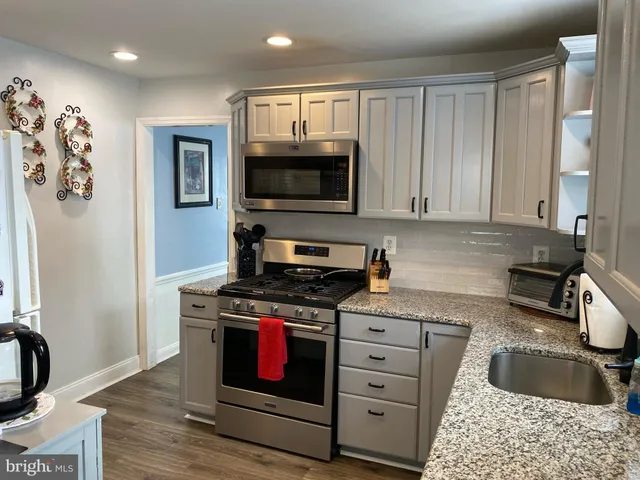 $539,900 | 908 Roberts Avenue, Drexel Hill, PA 19026