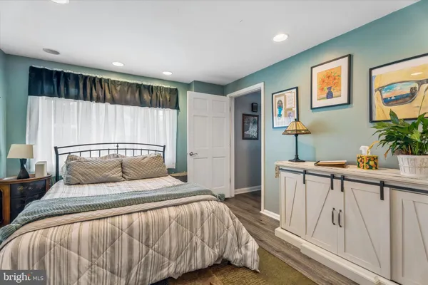 $525,000 | 908 Roberts Avenue, Drexel Hill, PA 19026