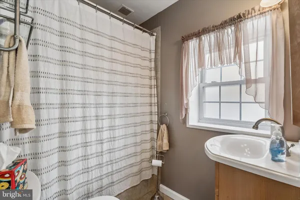 $525,000 | 908 Roberts Avenue, Drexel Hill, PA 19026