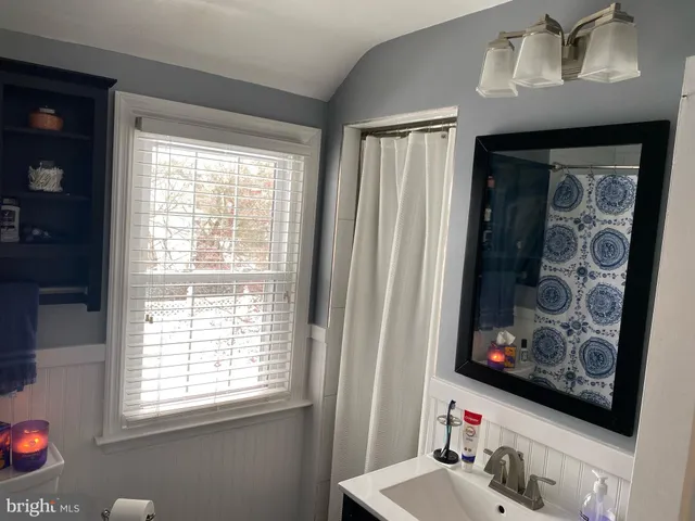 $539,900 | 908 Roberts Avenue, Drexel Hill, PA 19026