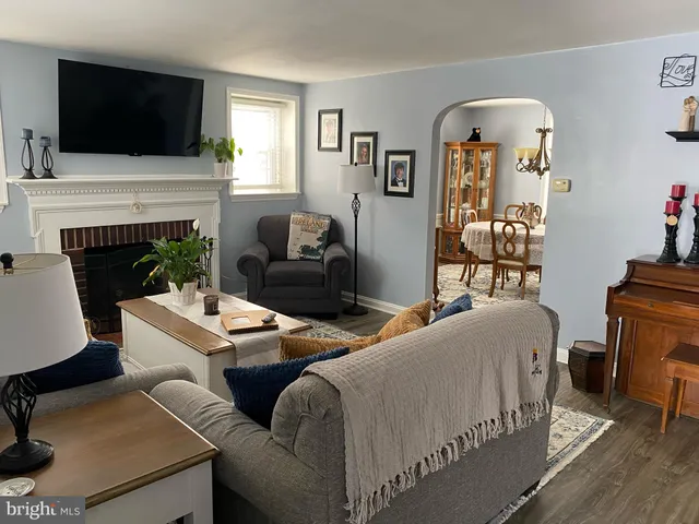 $539,900 | 908 Roberts Avenue, Drexel Hill, PA 19026