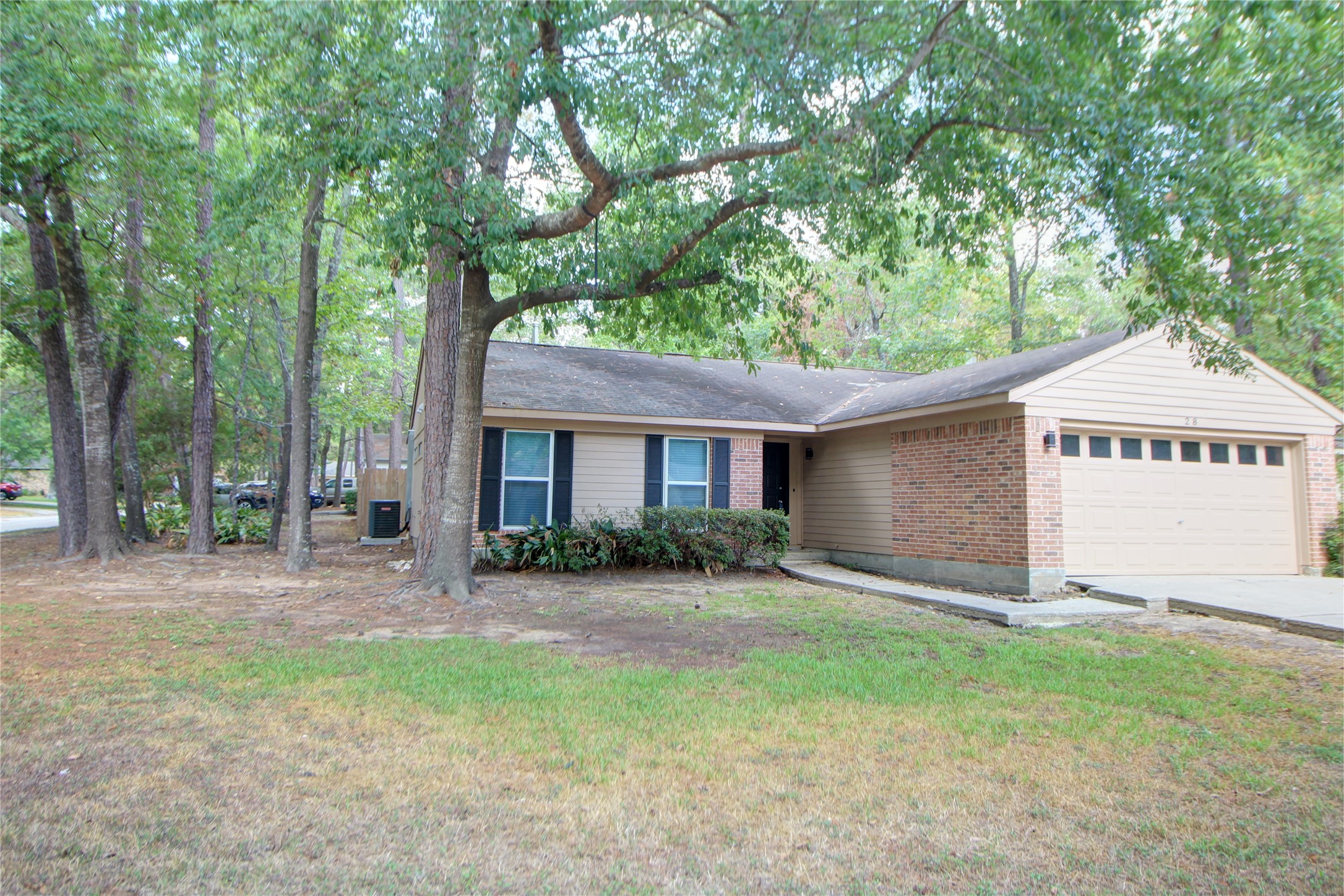 28 East Brookberry Court Spring, TX 77381 - Photo 2 of 15