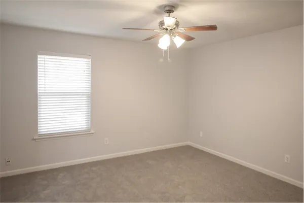 $2,100 | 28 East Brookberry Court, Spring, TX 77381