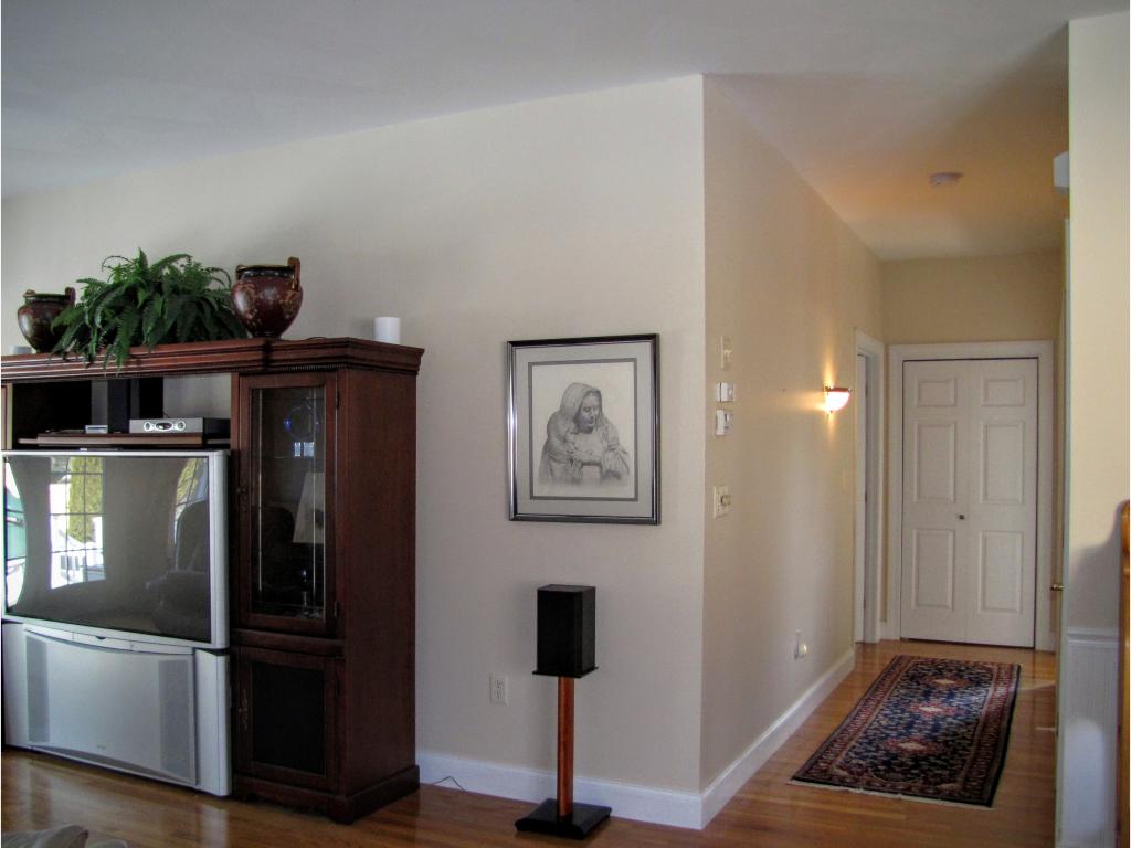 166 Huse Road Manchester, NH 03103 - Photo 17 of 36