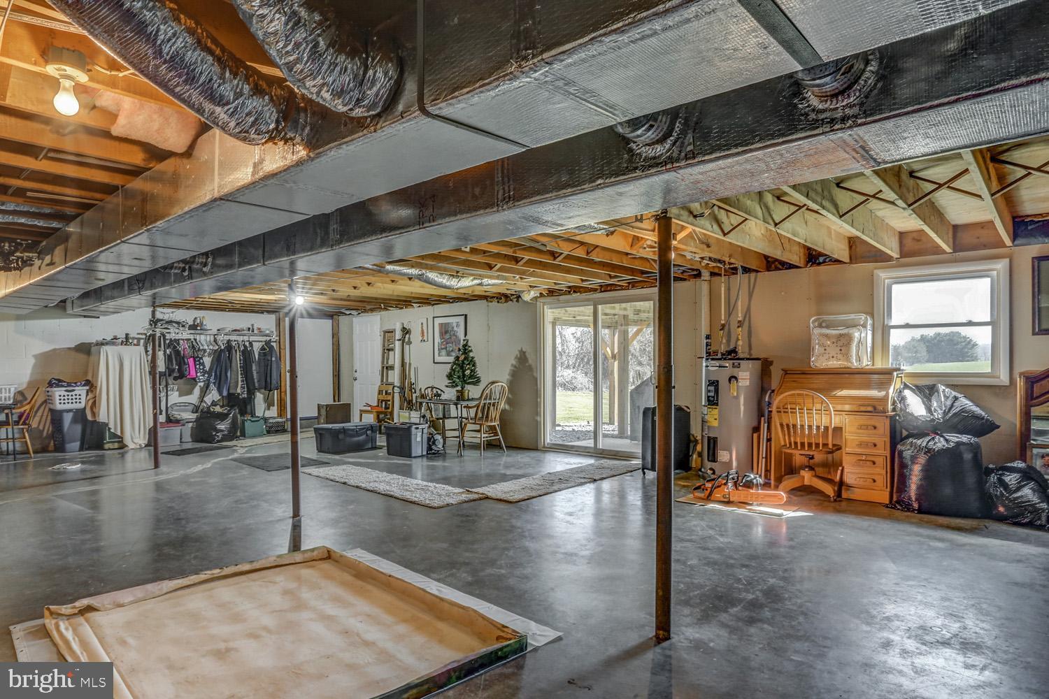 31 Trail Road South Elizabethtown, PA 17022 - Photo 29 of 40 a view of a hall with couch