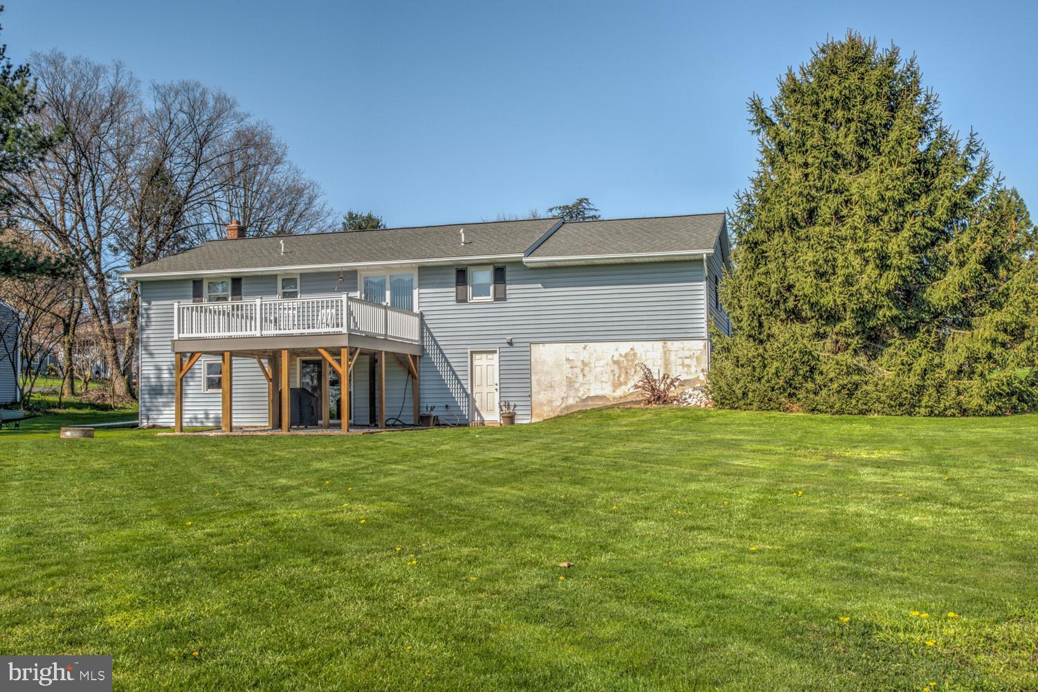 31 Trail Road South Elizabethtown, PA 17022 - Photo 33 of 40 a view of a house with a yard