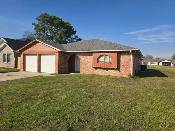 $1,800 | 7218 Oriole Street, Texas City, TX 77591
