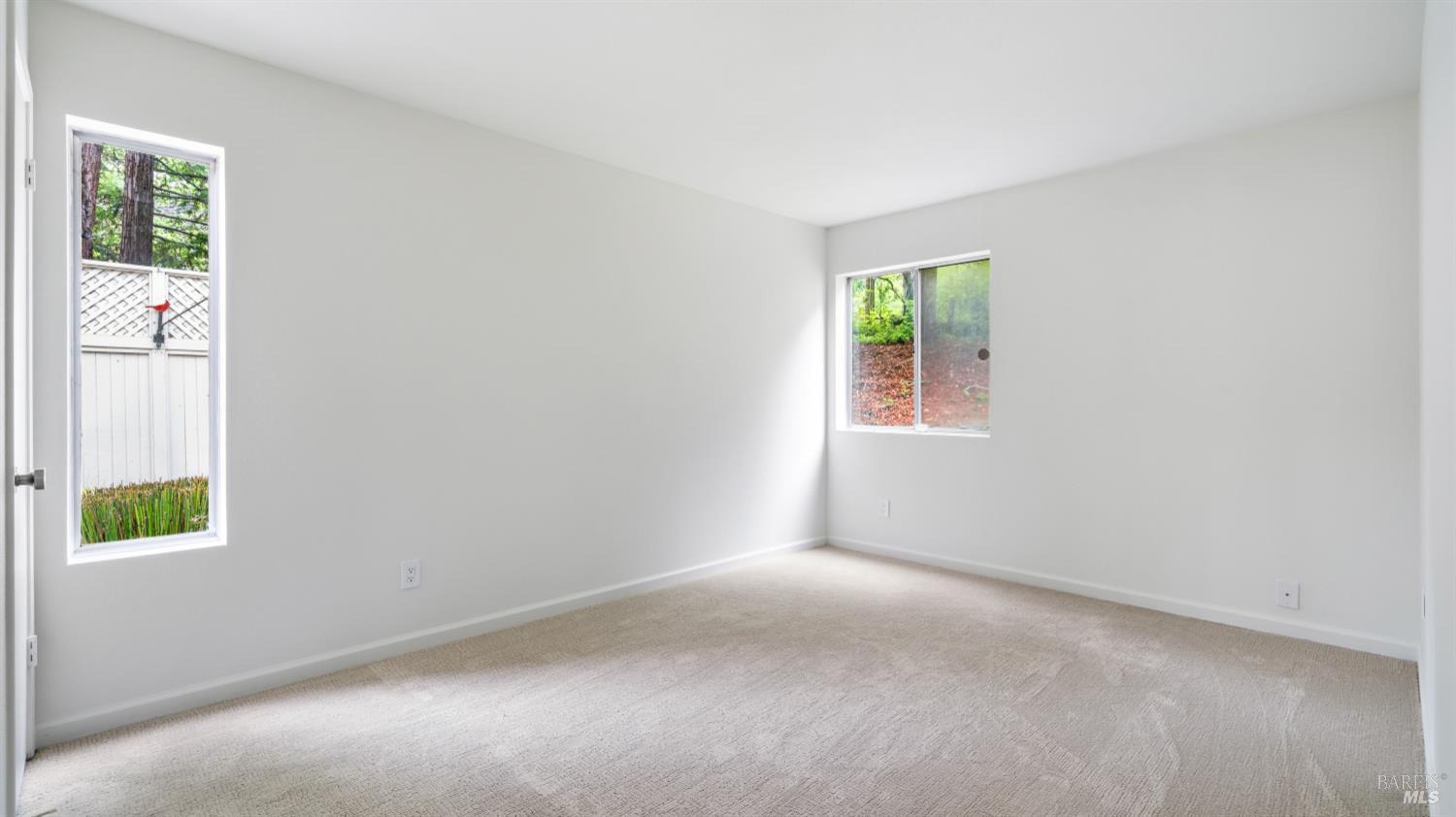 3335 Yulupa Avenue Santa Rosa, CA 95405 - Photo 18 of 39 an empty room with a window