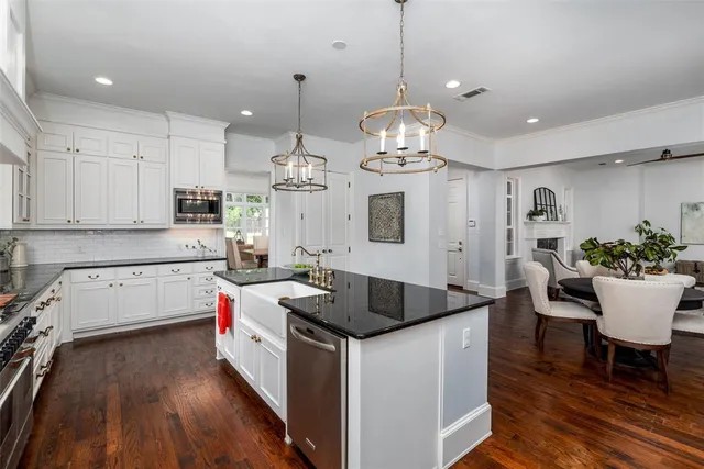 $2,225,000 | 812 Baker Street, McKinney, TX 75069