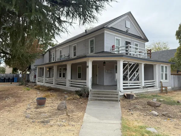 $648,000 | 432 South Palm Street, Turlock, CA 95380