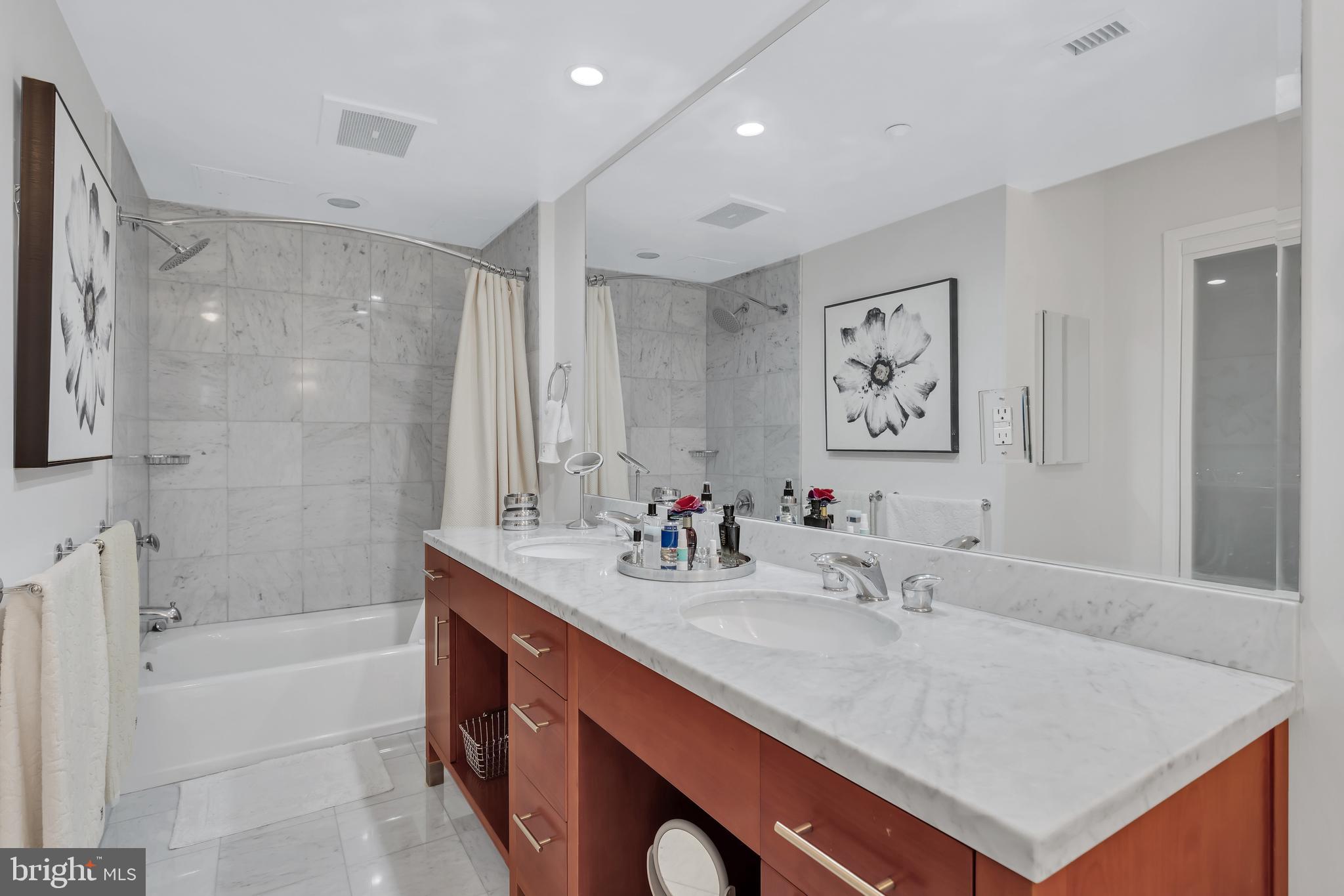 912 F Street Northwest, Unit 102 Washington, DC 20004 - Photo 16 of 27 Enormous bathroom