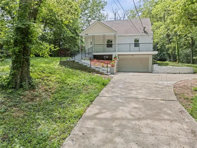 $285,000 | 7626 Sycamore Avenue, Kansas City, MO 64138