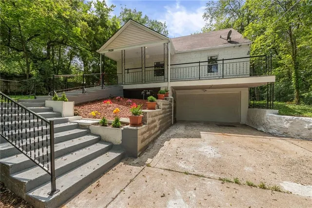$285,000 | 7626 Sycamore Avenue, Kansas City, MO 64138