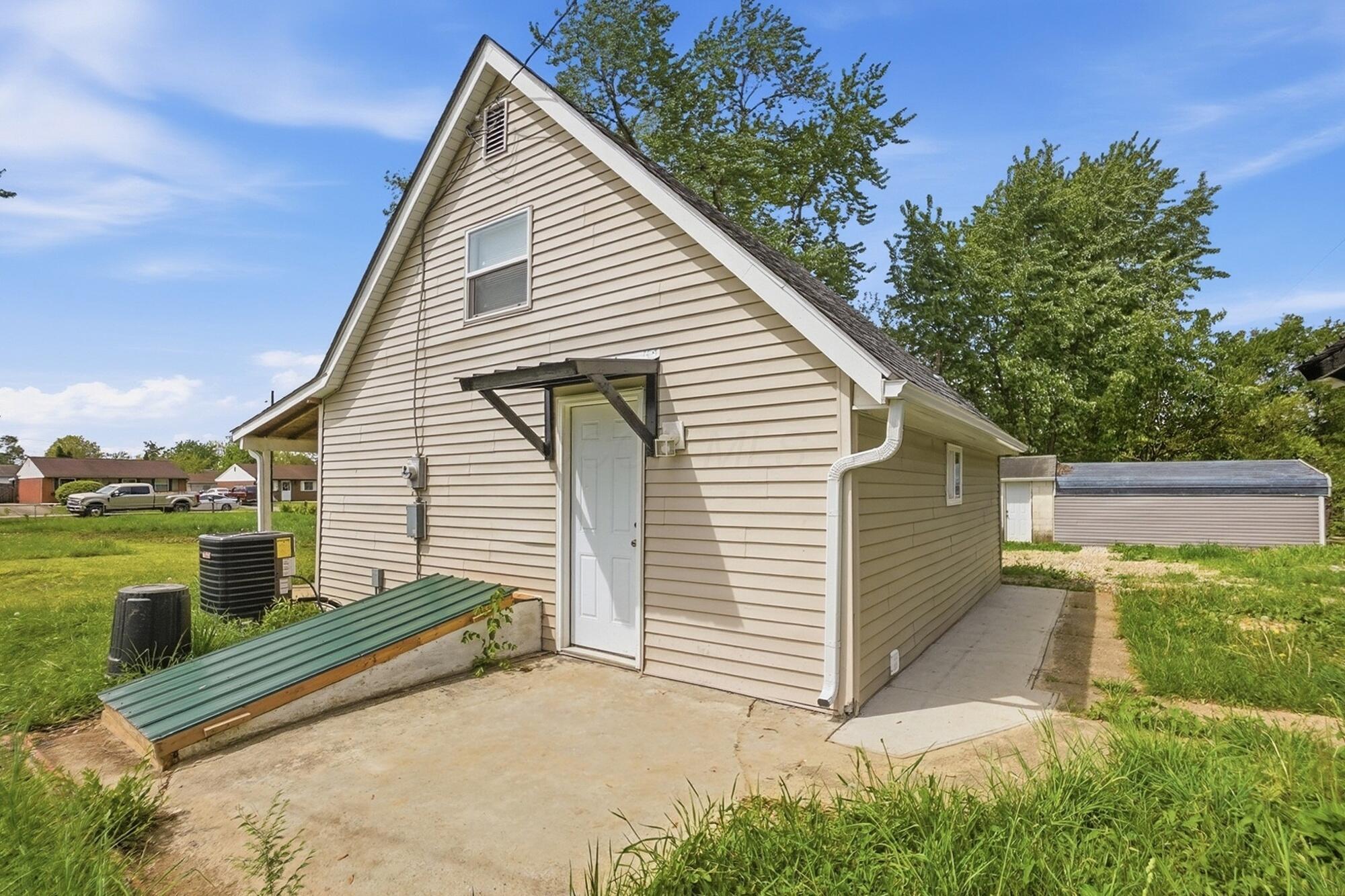 544 Cedarwood Road Columbus, OH 43207 - Photo 25 of 64 025