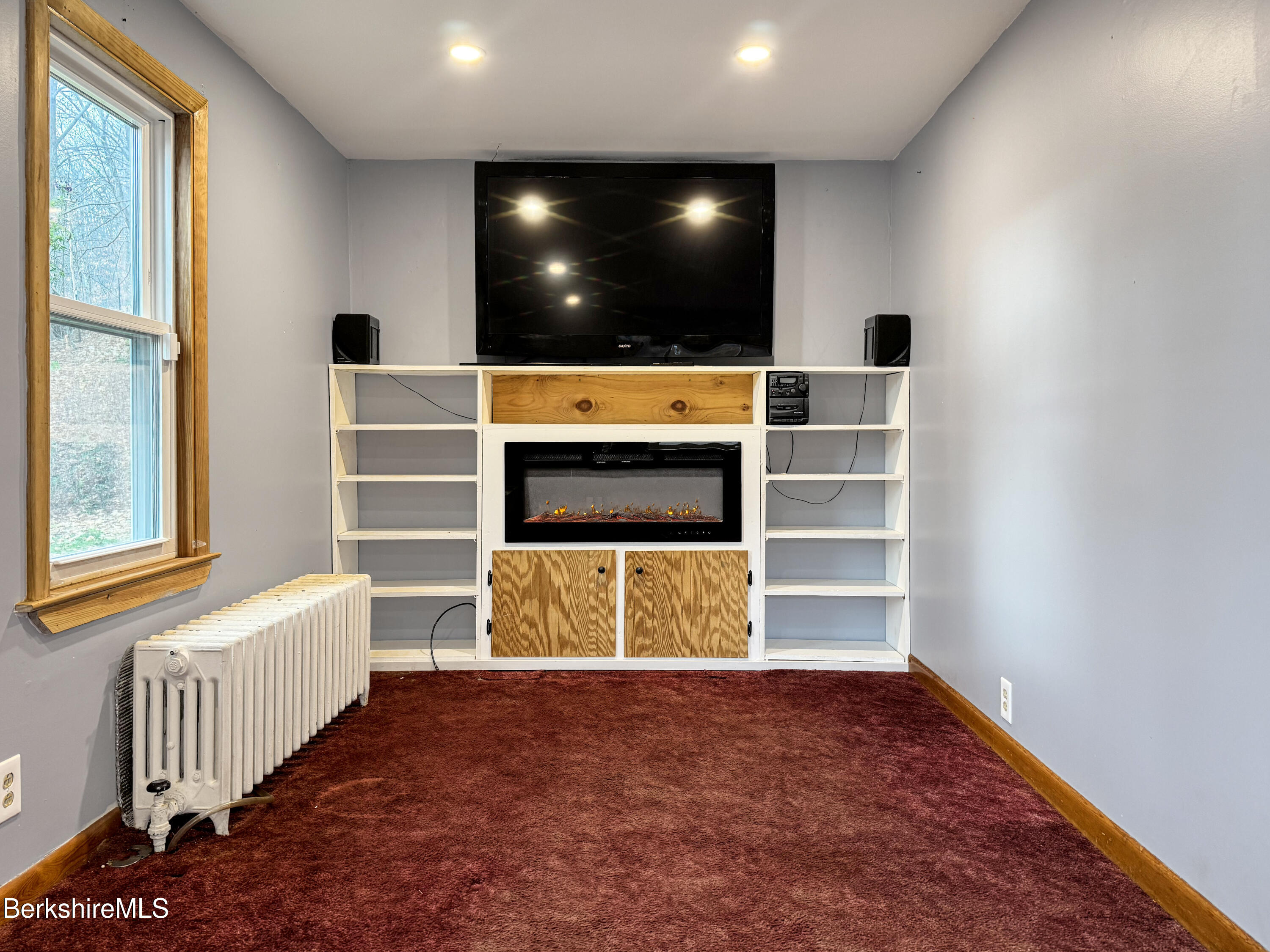 37 Fuller Street North Adams, MA 01247 - Photo 6 of 33 Living Room
