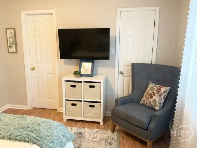 $2,400 | 312 Bonaventure Road, Thunderbolt, GA 31404