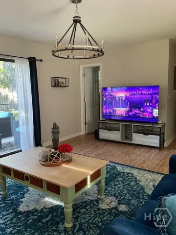 $2,400 | 312 Bonaventure Road, Thunderbolt, GA 31404