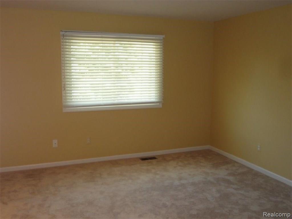 652 Cherry Tree Lane Rochester Hills, MI 48306 - Photo 27 of 42