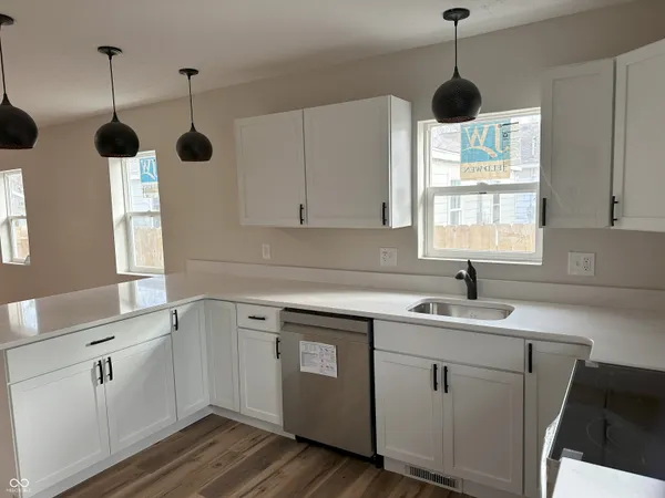 $1,400 | 2517 Brookway Street, Indianapolis, IN 46218