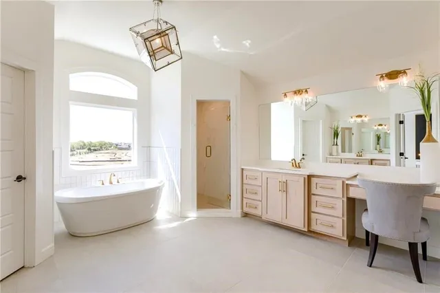 $896,325 | 2461 176th Street, Overland Park, KS 66085