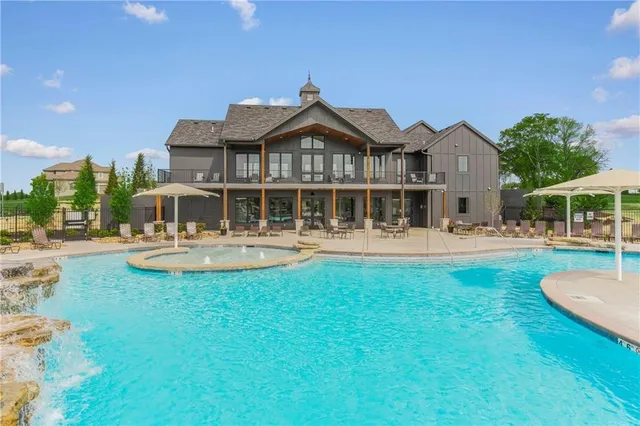 $896,325 | 2461 176th Street, Overland Park, KS 66085