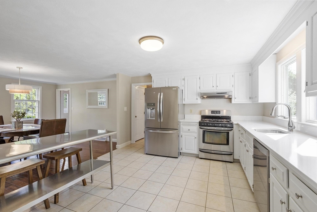 9 Butternut Road Westford, MA 01886 - Photo 9 of 42