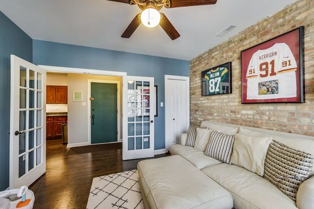 923 West Addison Street, Unit 2A Chicago, IL 60613 - Photo 19 of 24