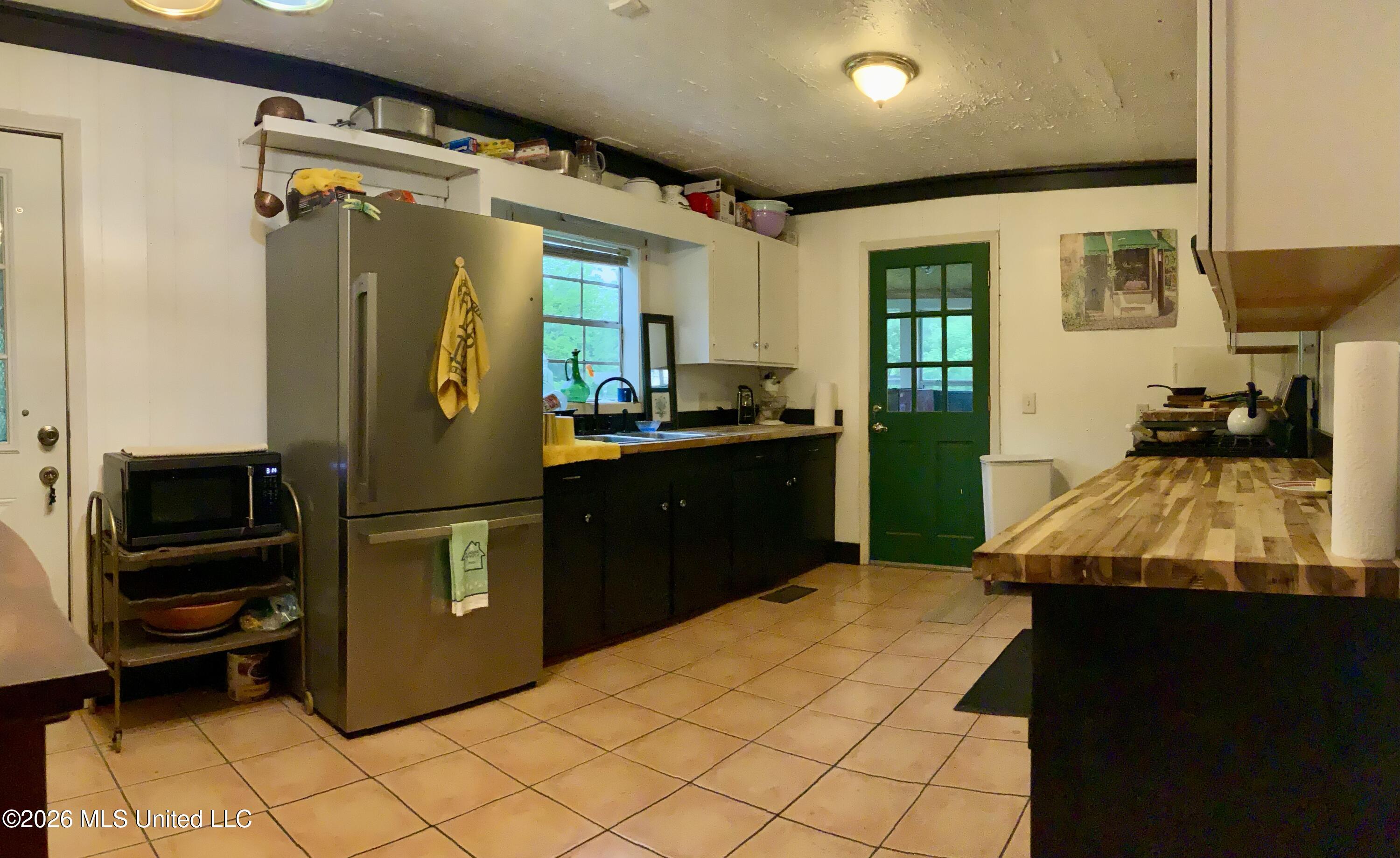 144 Plummer Circle Jackson, MS 39209 - Photo 3 of 10 Kitchen