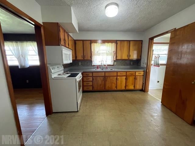 713 Mercer Road Rich Creek, VA 24147 - Photo 11 of 12 Gallery Image 11